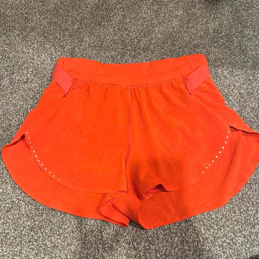 Lulu Fast and Free 3 inch short - size 4